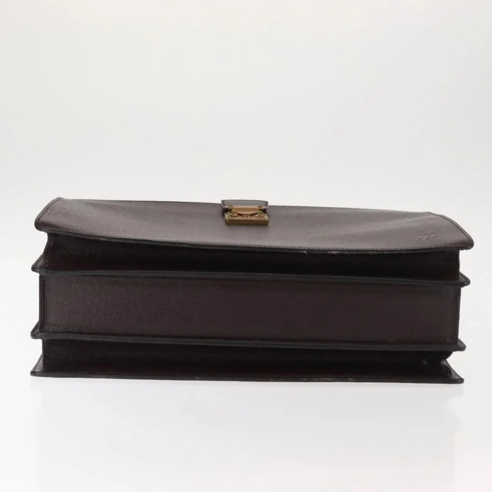 LOUIS VUITTON Taiga Leather Ural Briefcase Acajou
